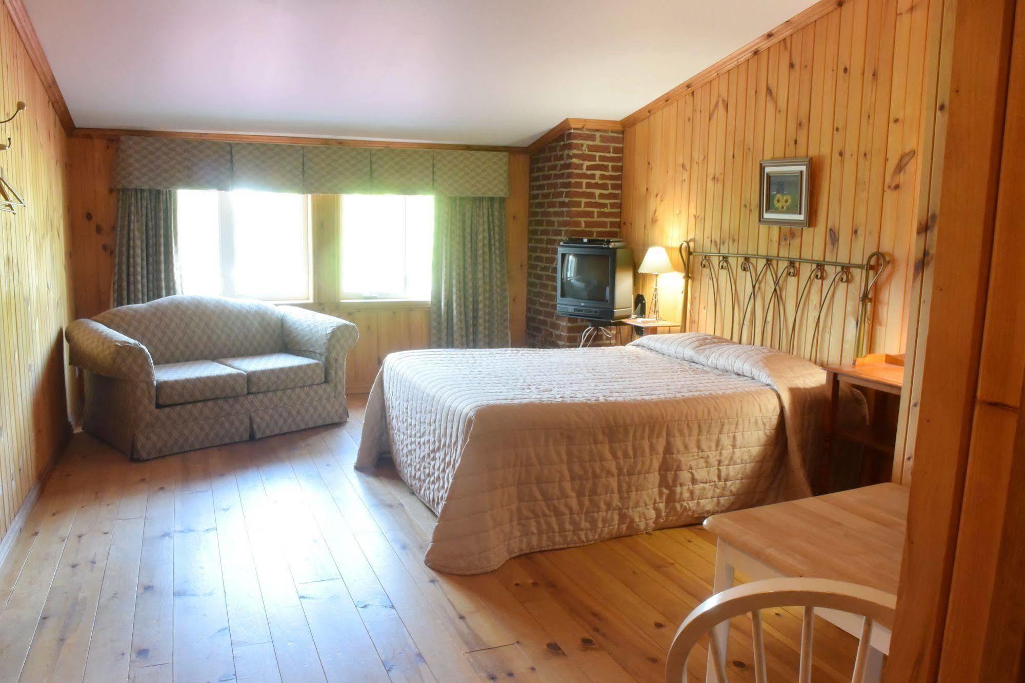 Auberge Papillon Lune Richmond Esterno foto
